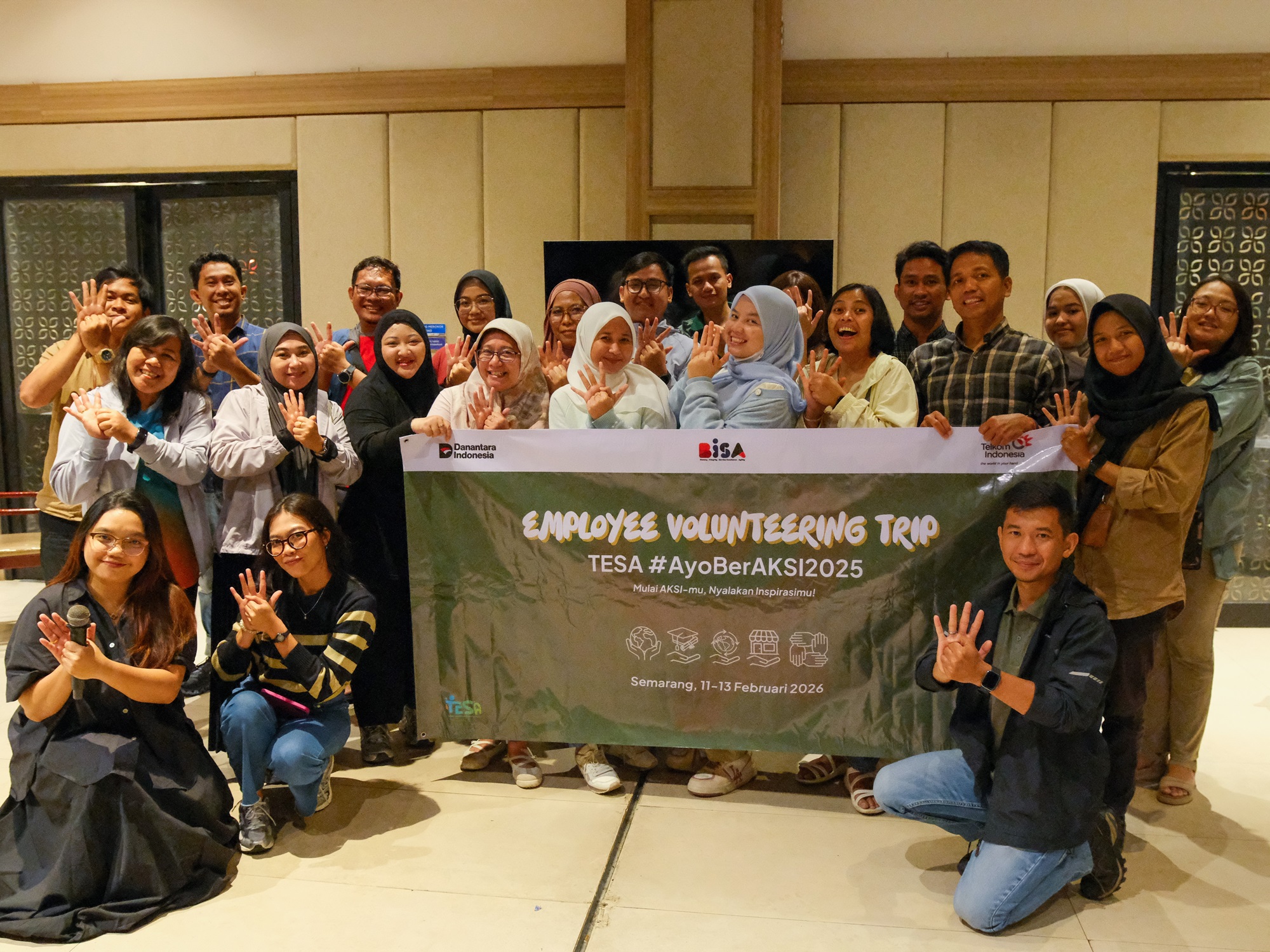 Mangrove Creative Sukses Abadikan Kegiatan Employee Volunteering Trip Program Ayo BerAksi Telkom Indonesia di Semarang